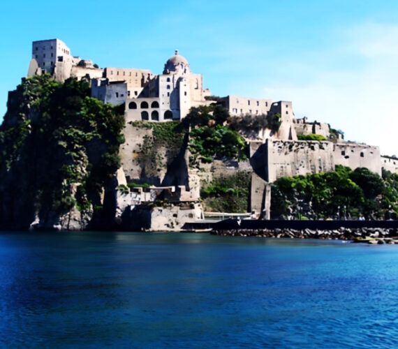 Il castello Aragonese Il castello Aragonese